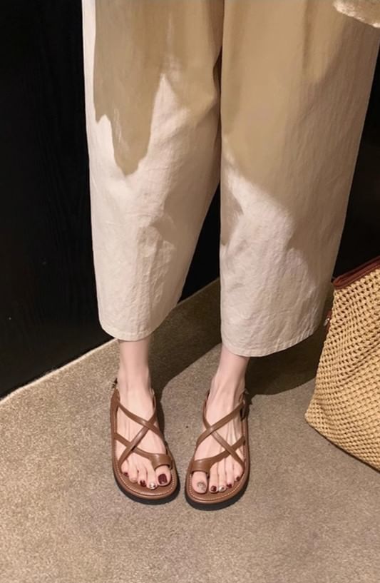 Sandals Platform Loop Toe Cross Criss