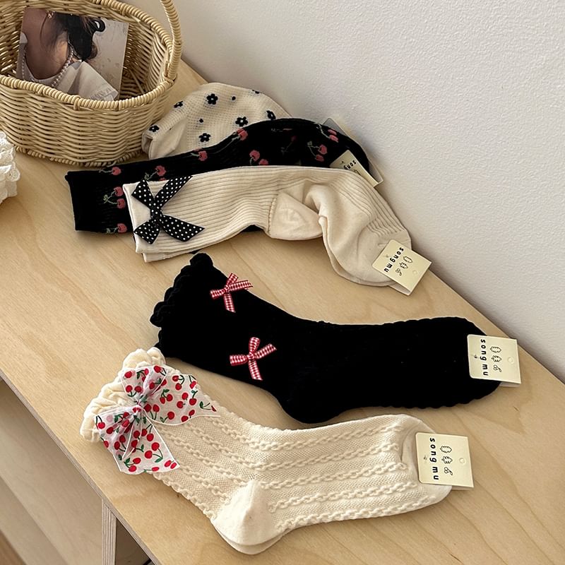 Patterned / Bow Accent Socks