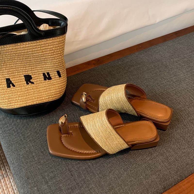 Accent Chunky Toe Metal Straw Square Loop Sandals Heel