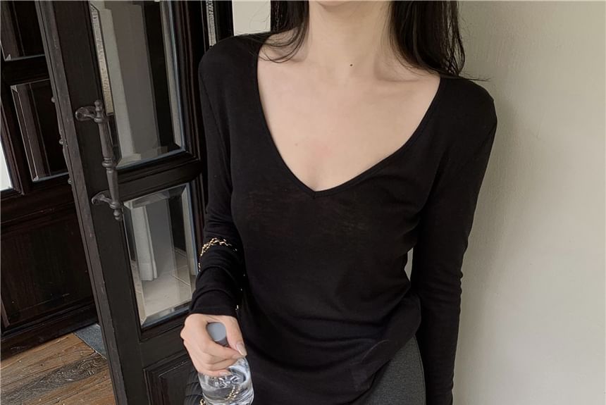 Extended Sleeve V-Neck Tee with Maxi Flared Skirt