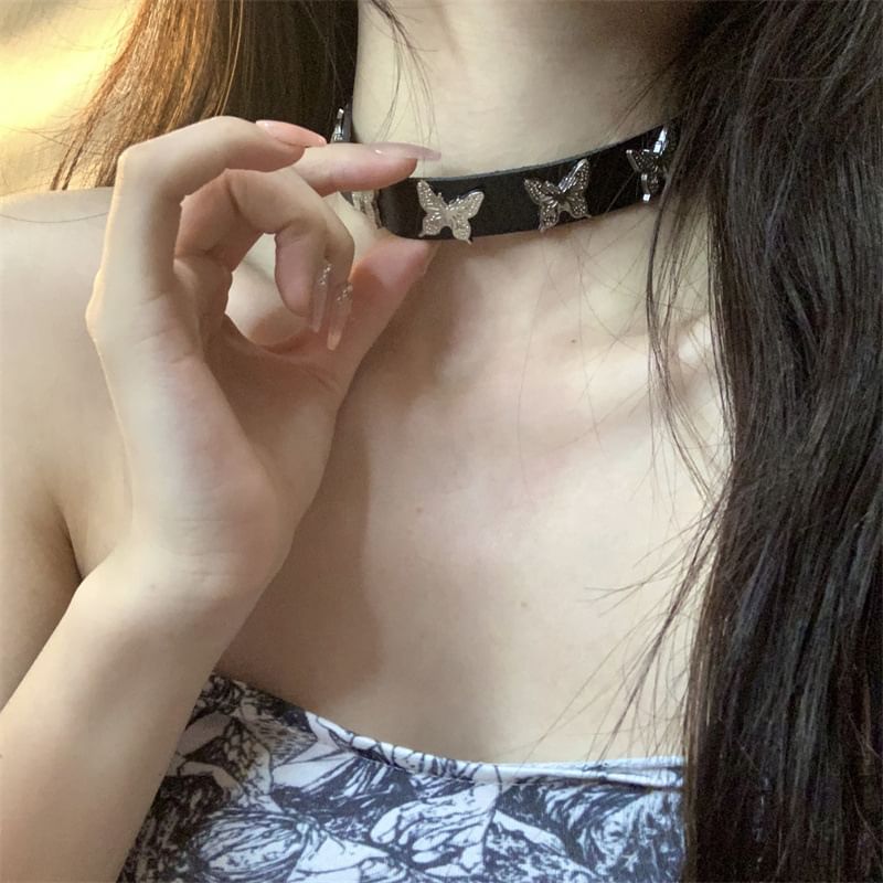 Faux Leather Choker Butterfly