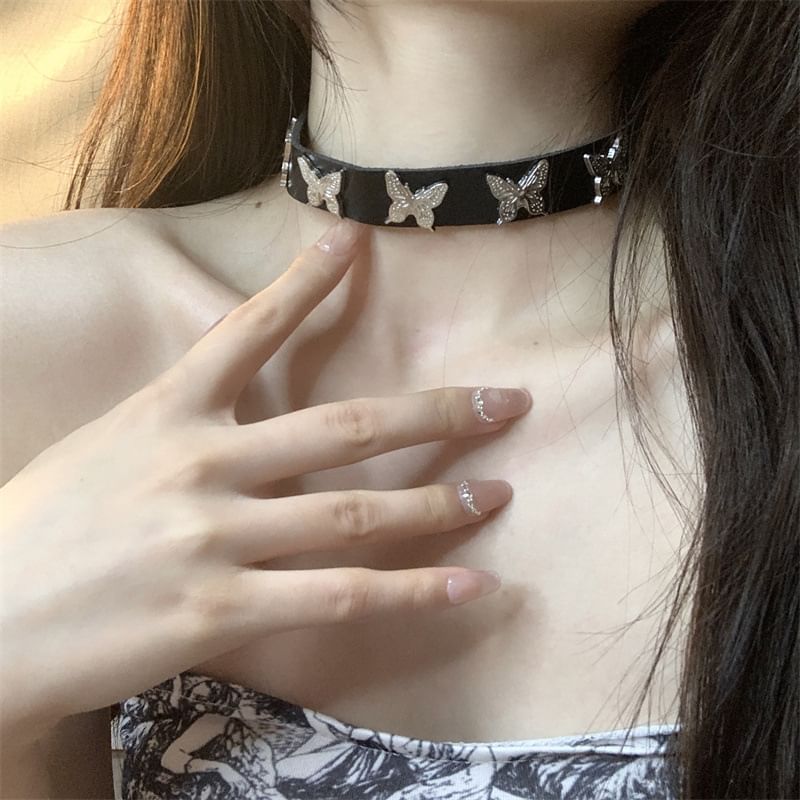 Faux Leather Choker Butterfly