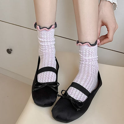 Contrast Trim Lettuce Edge Perforated Socks