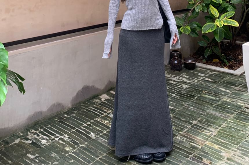 Long Sleeve V-Neck Ribbed Top Paired with Maxi Flared Skirt