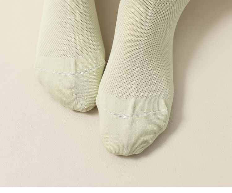 Set of 5 Pairs: Plain Perforated Ankle Socks