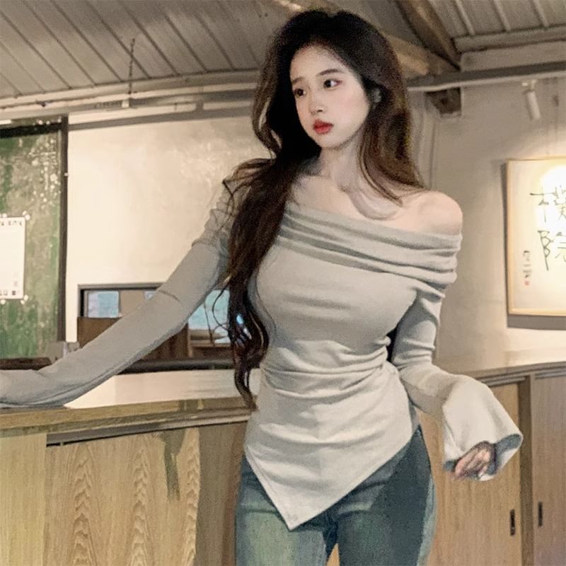 Flared-Sleeve Off-Shoulder Plain Asymmetrical Tee