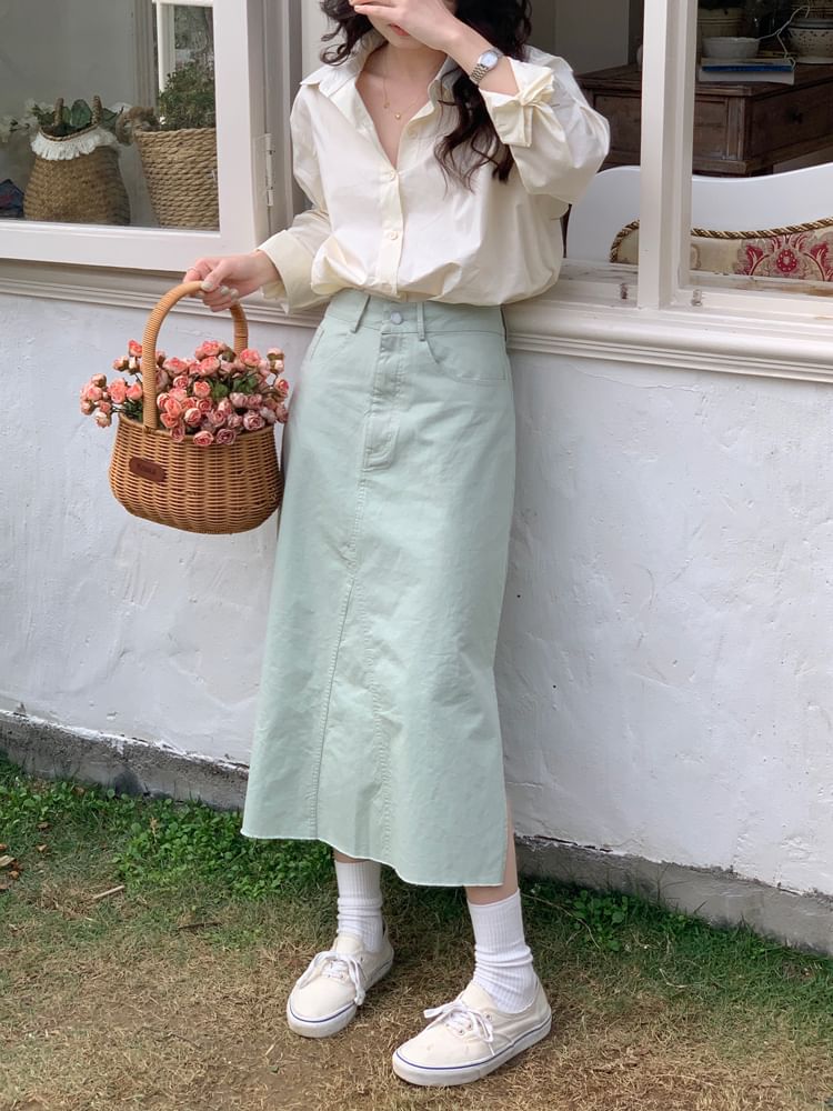 High-Waist Frayed Slit Midi Flared Skirt in Solid