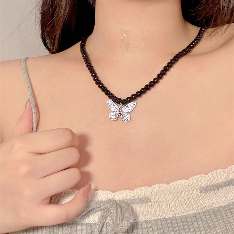 Metallic Pendant Beaded Necklace