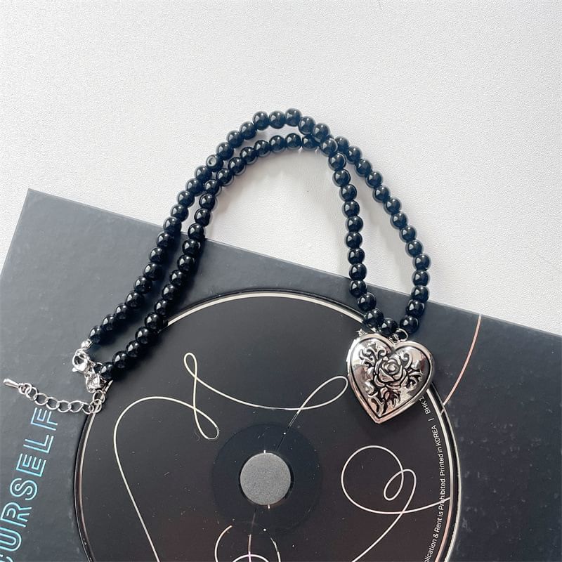 Metallic Pendant Beaded Necklace