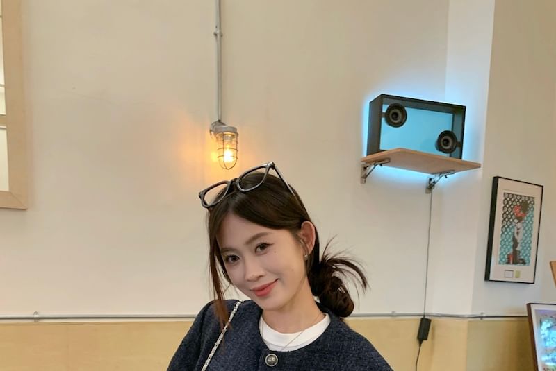 Crew Neck Plain Button-Up Tweed Crop Jacket / Mid Rise Washed Wide Leg Jeans