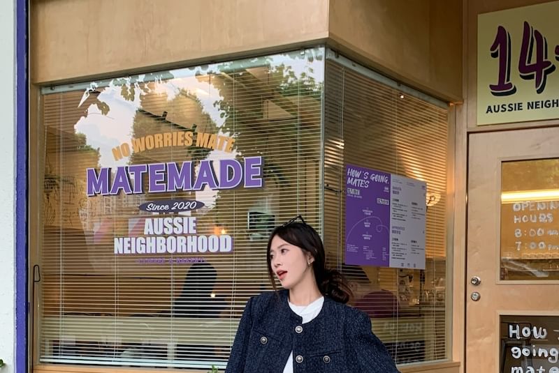 Crew Neck Plain Button-Up Tweed Crop Jacket / Mid Rise Washed Wide Leg Jeans