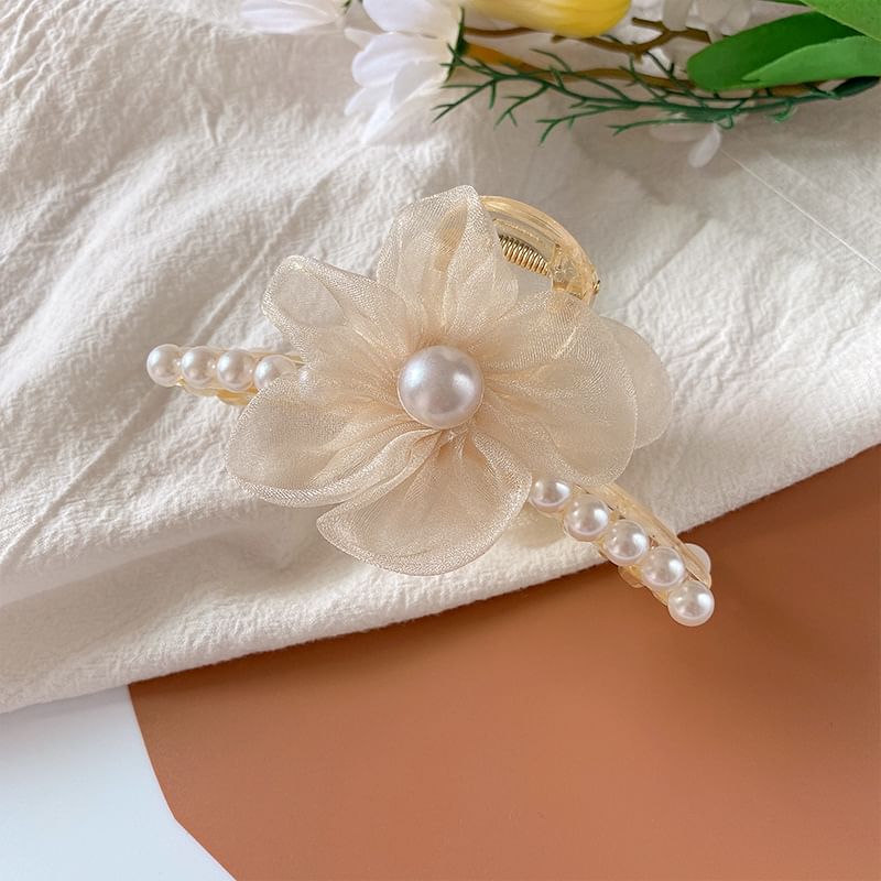 Flower Faux Pearl Hair Claw