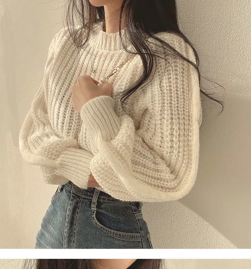 Soft Bubble-Sleeve Cropped Sweater