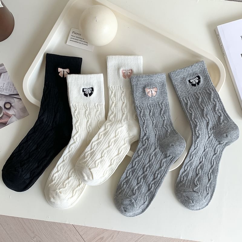 Embroidered Bow Crew Socks