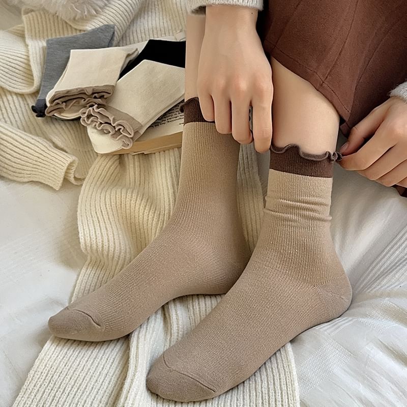 Ruffle Trimmed Contrast Trim Socks