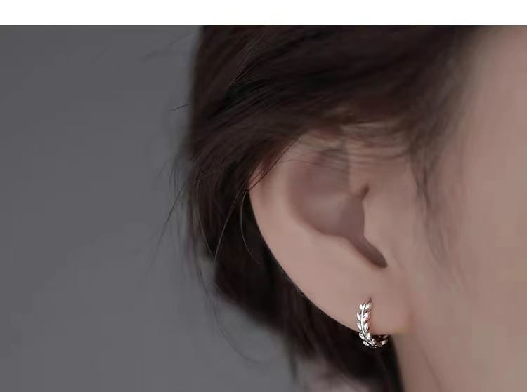 925 Sterling Silver Leaf Hoop Earring