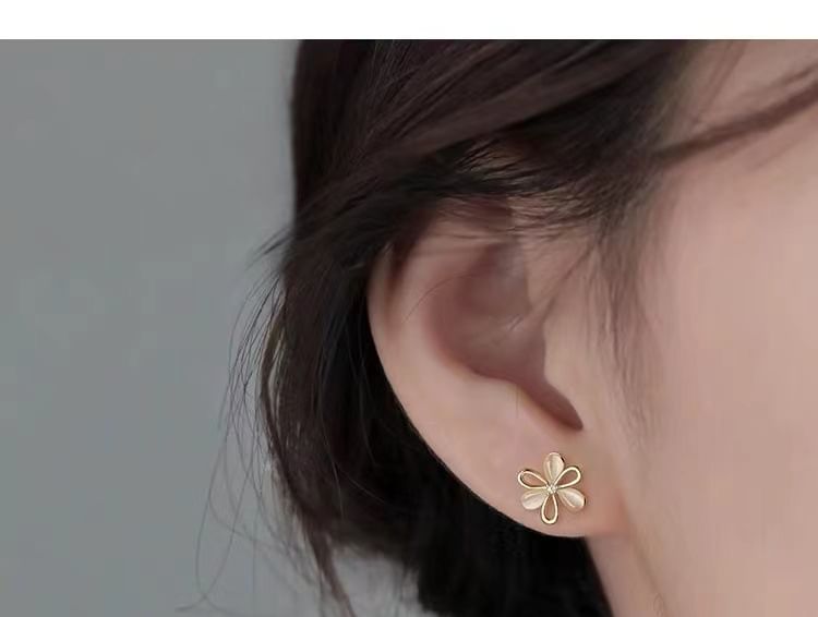 925 Sterling Silver Flower Stud Earring