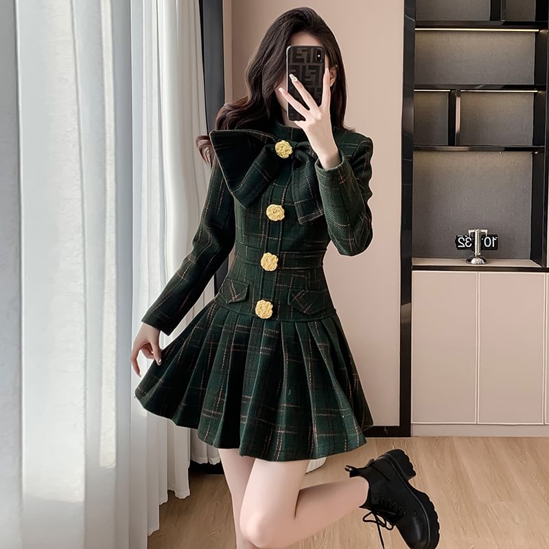 Long Sleeve Stand Collar Bowknot Plaid Pleated Mini A-Line Dress