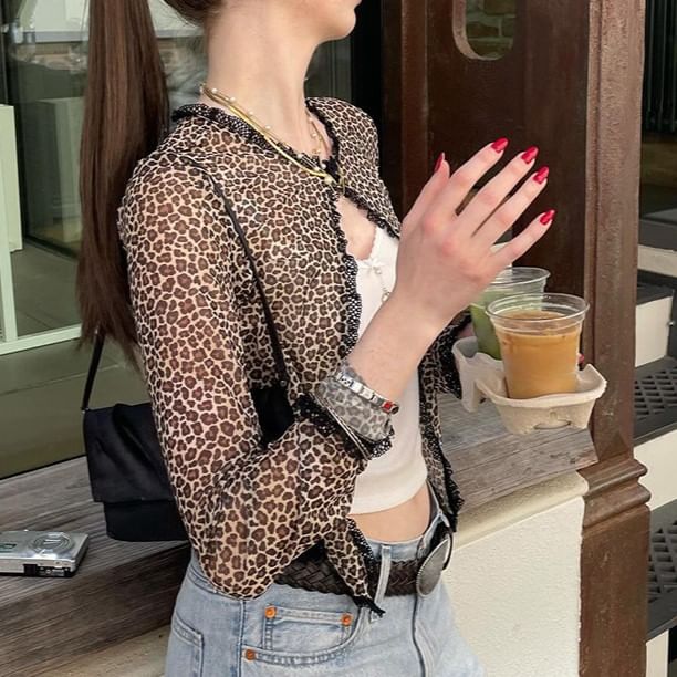 Crew Neck Leopard Print Crop Knit Jacket