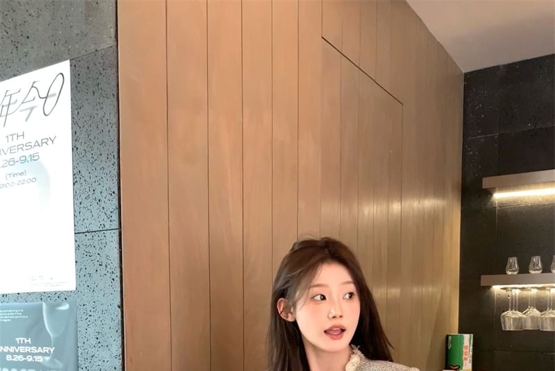 Crew Neck Frayed Button-Up Tweed Jacket / High Waist Washed Wide Leg Jeans