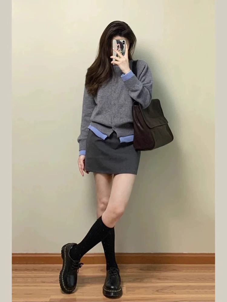 Contrast Trim Round Neck Button-Front Cardigan