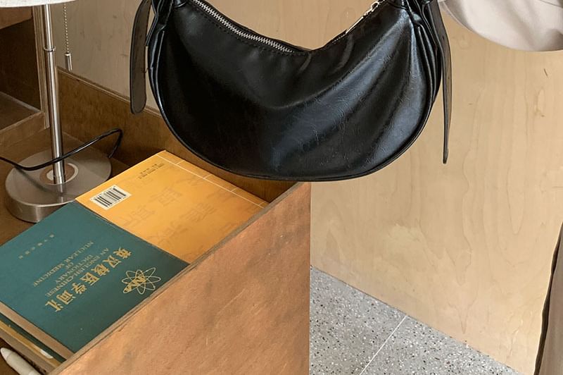 Shoulder Faux Crescent Bag Leather