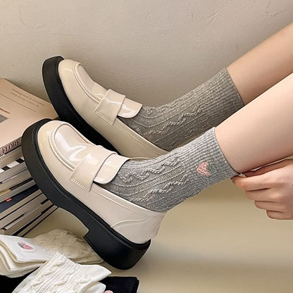 Embroidered Ribbed Socks