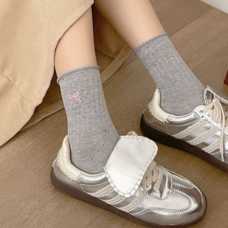 Bow Embroidered Ribbed Socks