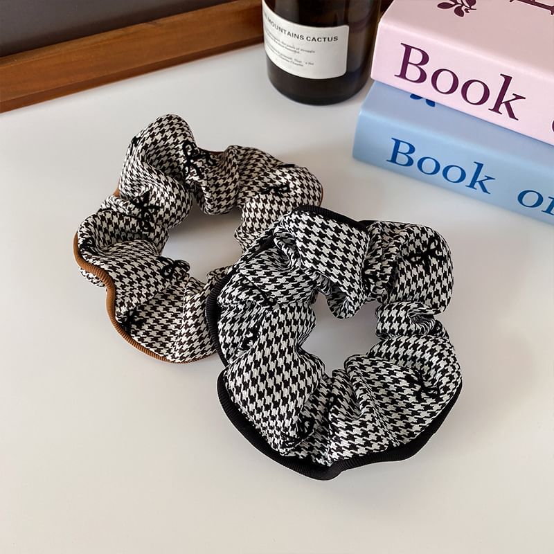 Ribbon Pattern Plaid Scrunchie
