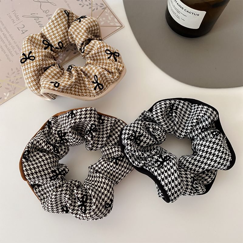 Ribbon Pattern Plaid Scrunchie