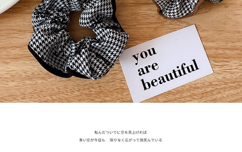 Ribbon Pattern Plaid Scrunchie