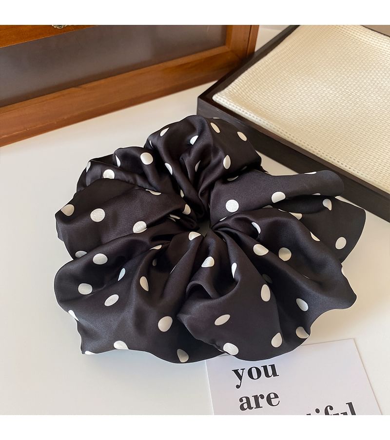 Dotted Scrunchie
