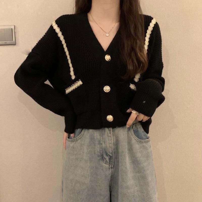Elongated Sleeve V-Neck Contrast Trim Button Crop Top