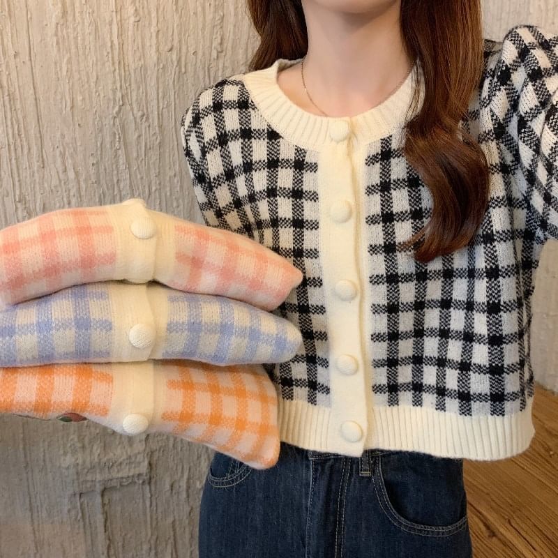 Checkered Round Neck Button Knitwear