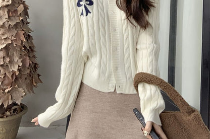 Round Neck Bow Embroidered Cable Knit Cardigan