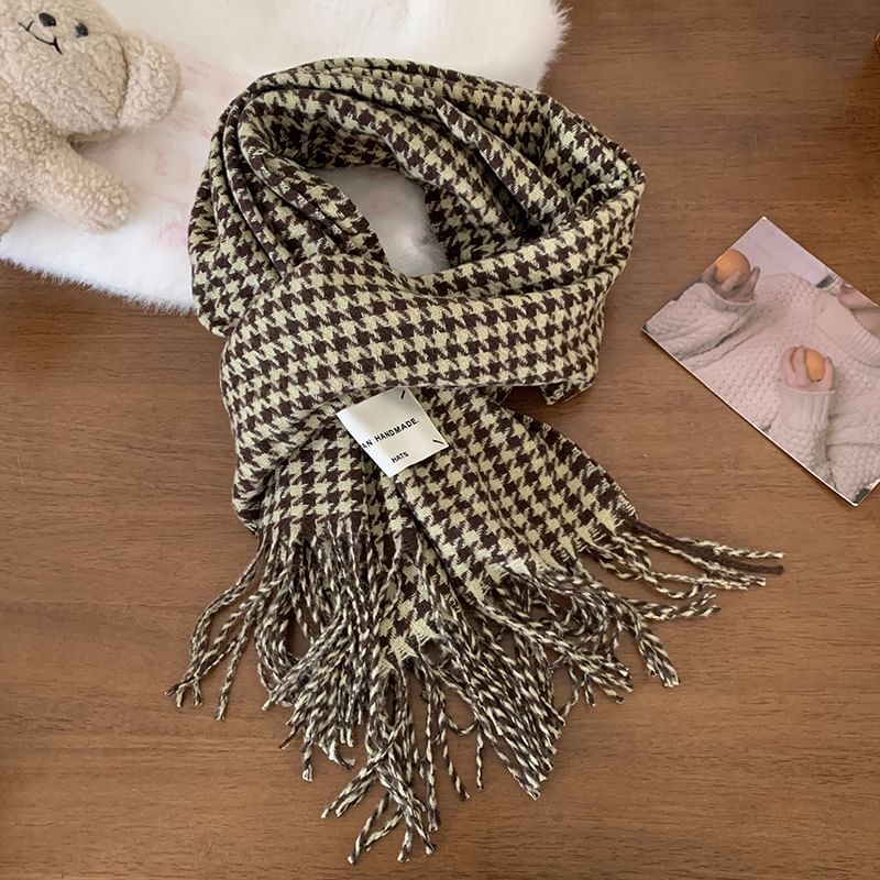 Applique Houndstooth Scarf