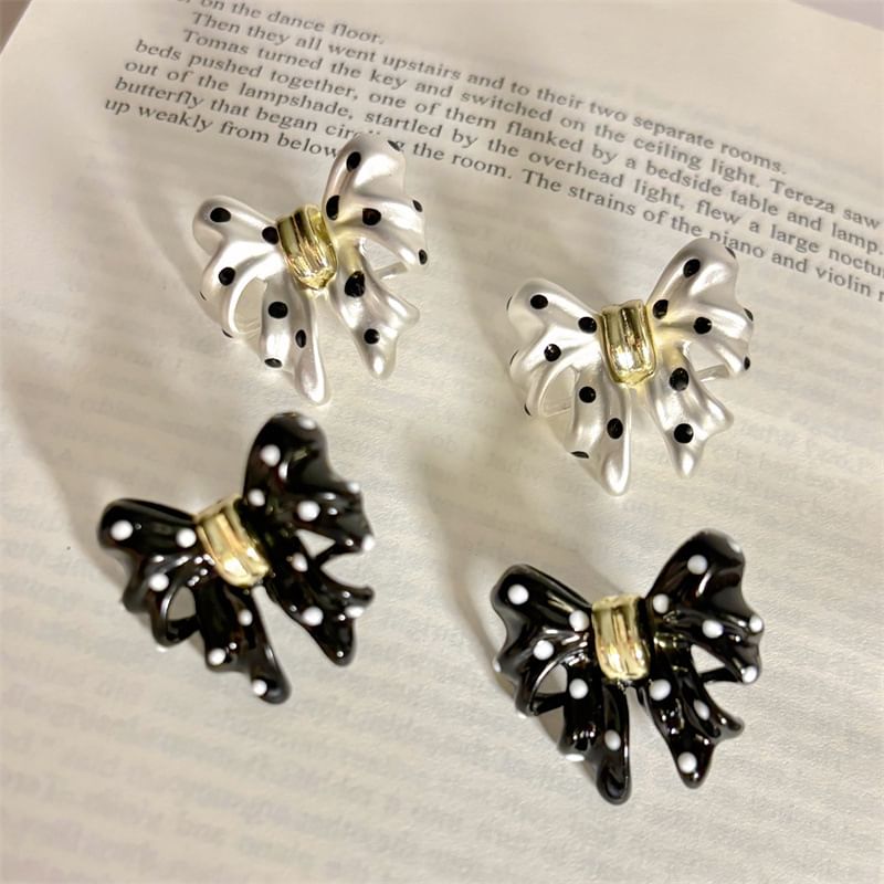 Bow Stud Earring