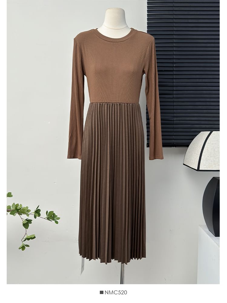 Frayed Tweed Vest / Pleated A-Line Dress