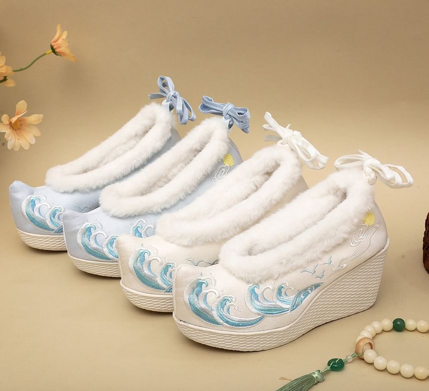 Fleece-Lined Heel Embroidered Wedge Pumps