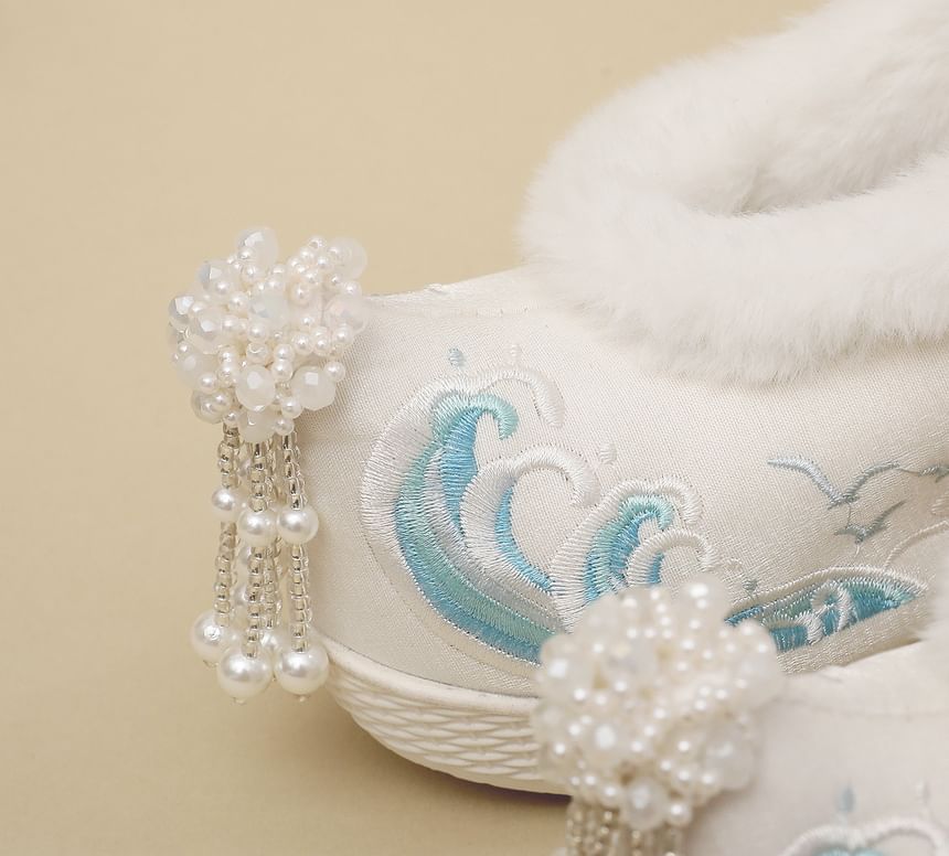 Fleece-Lined Heel Embroidered Wedge Pumps