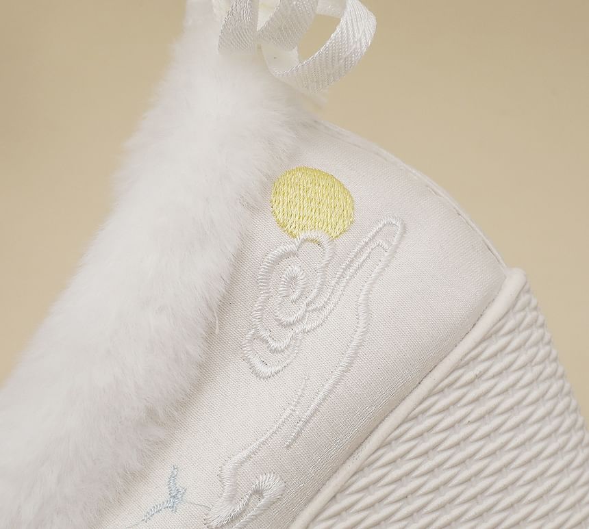 Fleece-Lined Heel Embroidered Wedge Pumps