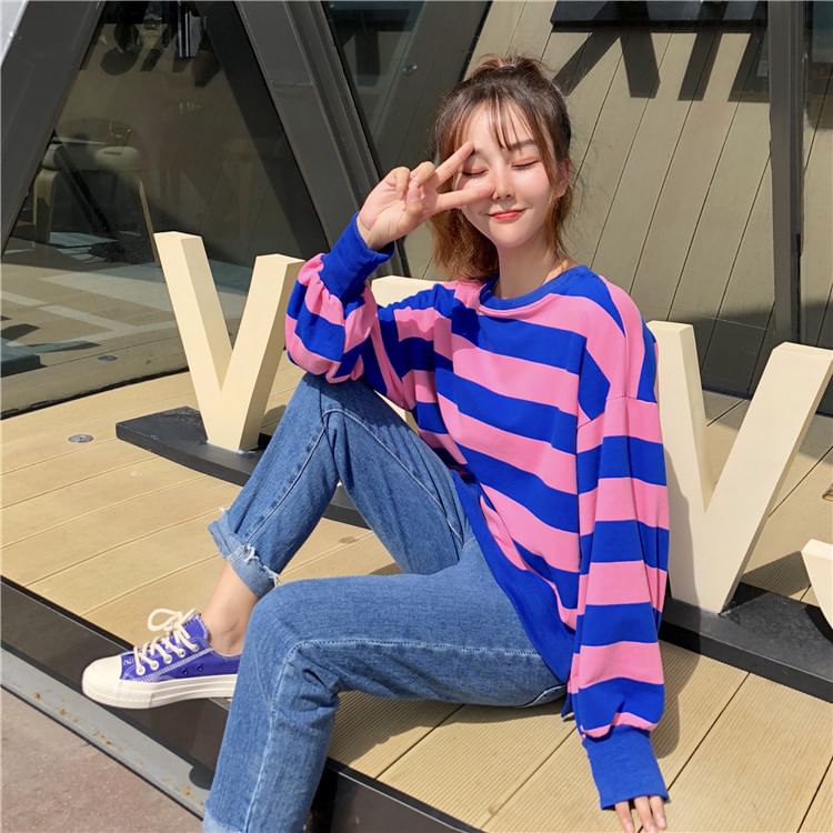 Round Neck Striped Slit Sweatshirt