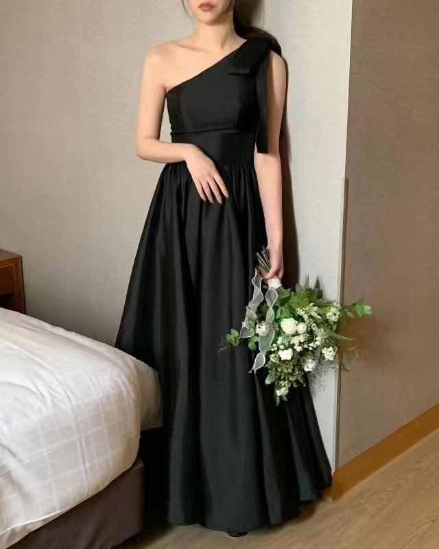 One-Shoulder Plain A-Line Evening Gown