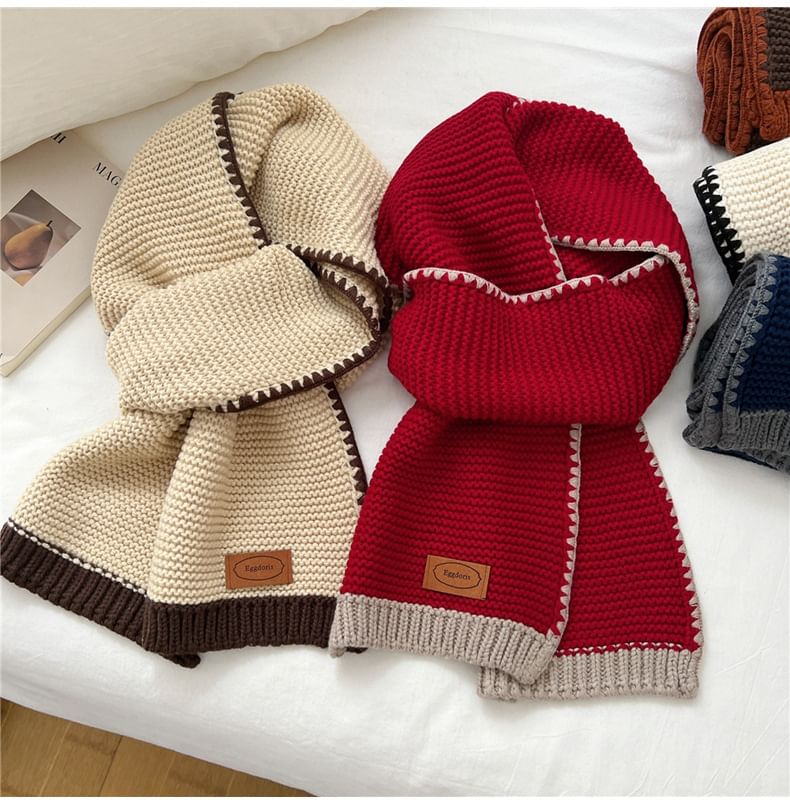 Two-Tone Knit Scarf