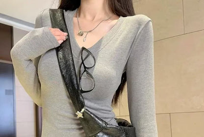 Long-Sleeve V-Neck Plain T-Shirt