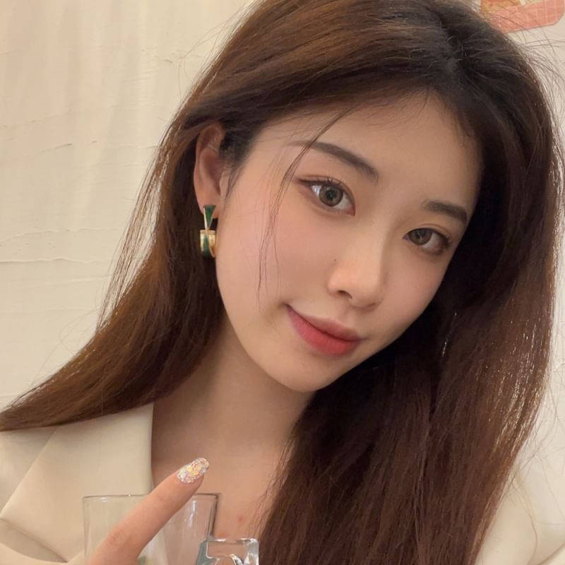 Open Alloy Galaxy Twisted Hoop Earring