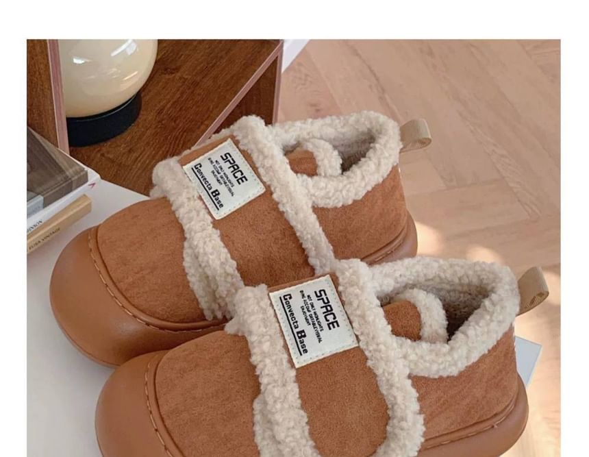 Label Applique Short Snow Boots