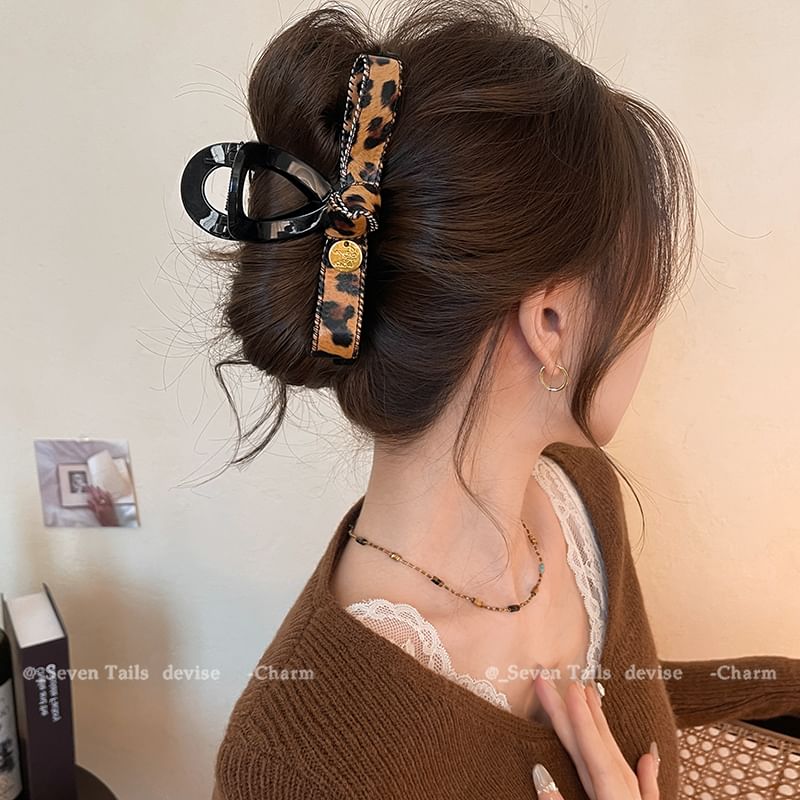 Leopard Print Faux Leather Knot Acrylic Hair Claw Clip