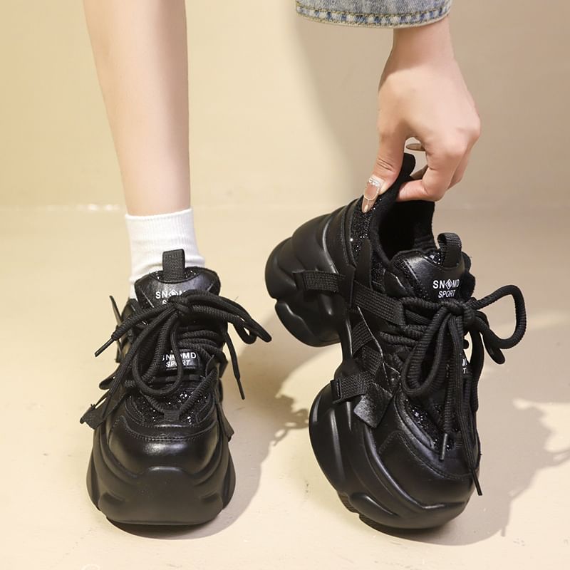 Sneakers Lettering Platform