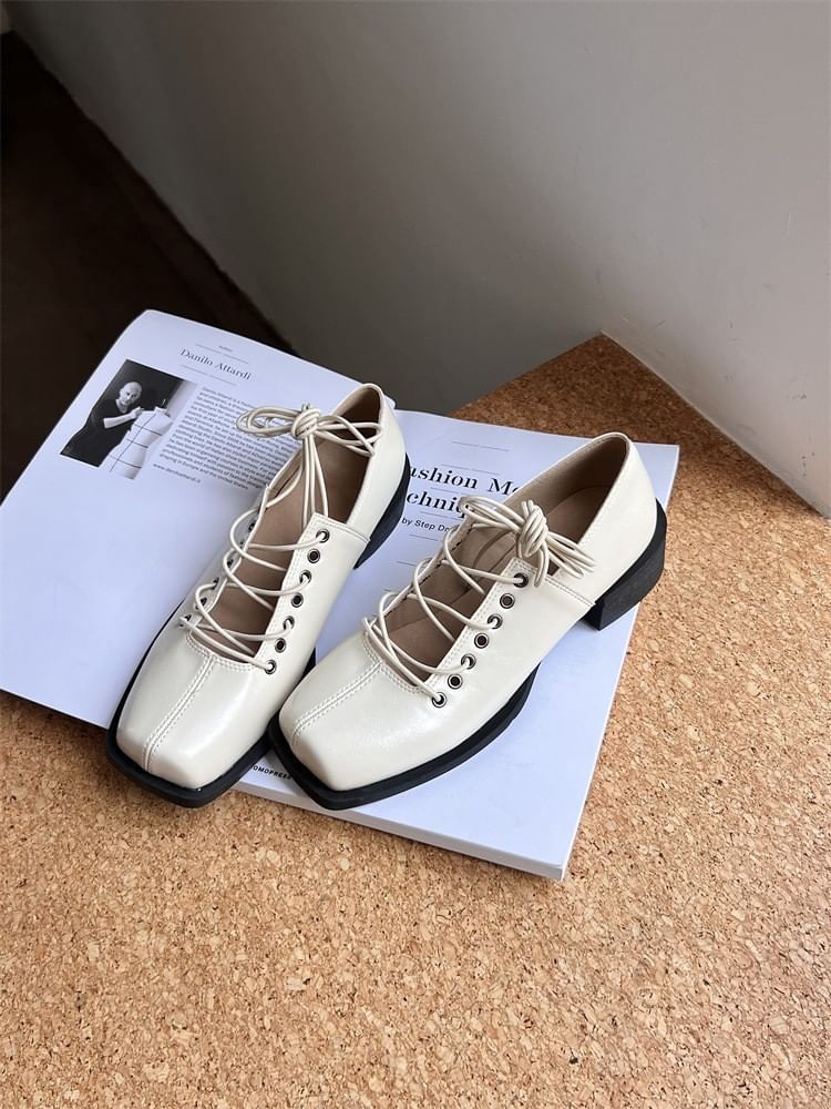 Square Toe Lace-Up Flats